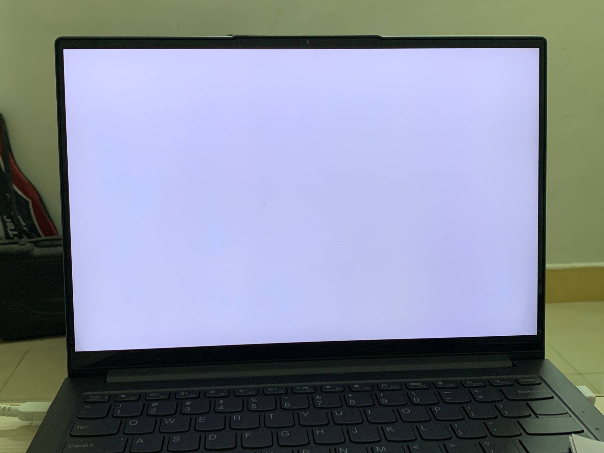 LCD வெள்ளைத் திரை குழப்பமா? CNK இன் மூன்று-படி சரிசெய்தல் முறை திறமையான தீர்மானத்தை மேம்படுத்துகிறது!